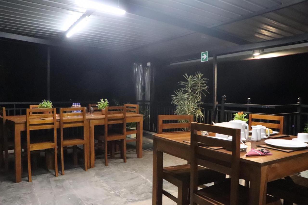Ryan Residence & Restaurant Негомбо Экстерьер фото